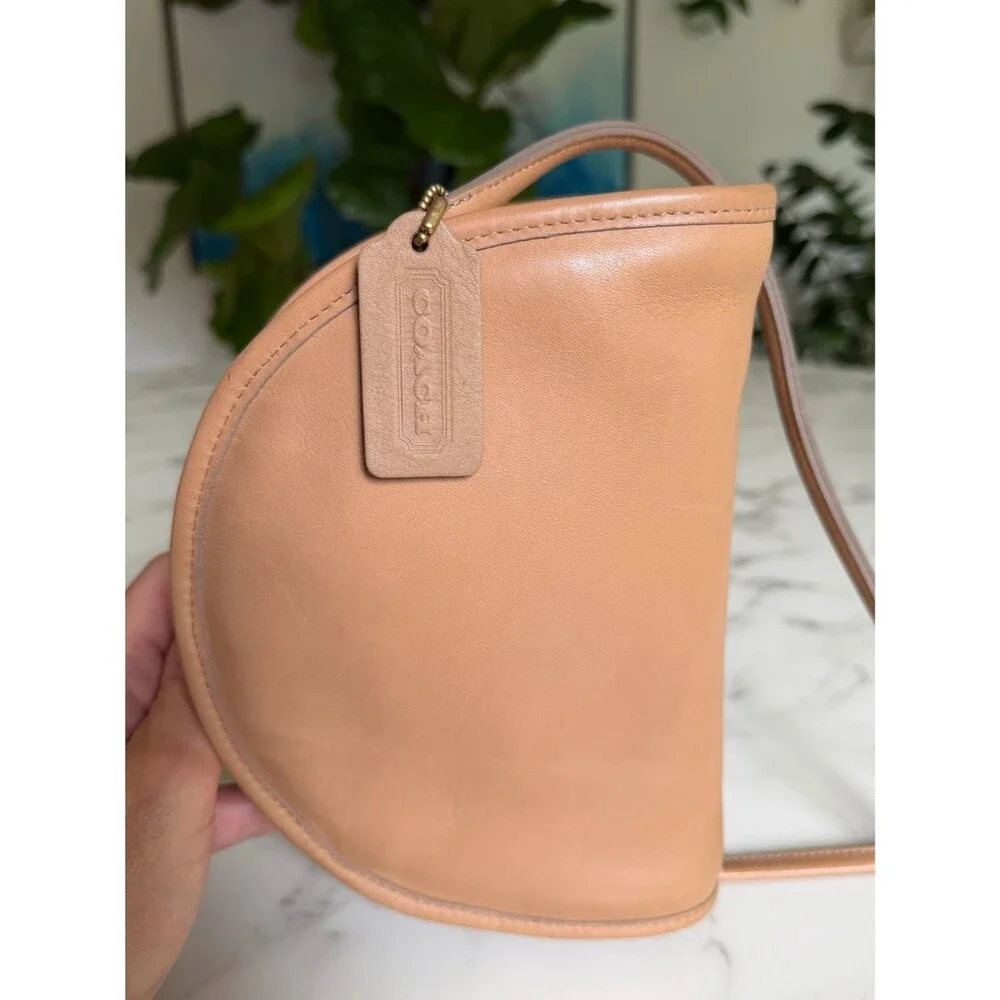 COACH Vintage Kimball Crossbody Bag 9911 Camel Stone Butterscotch Leather 90's